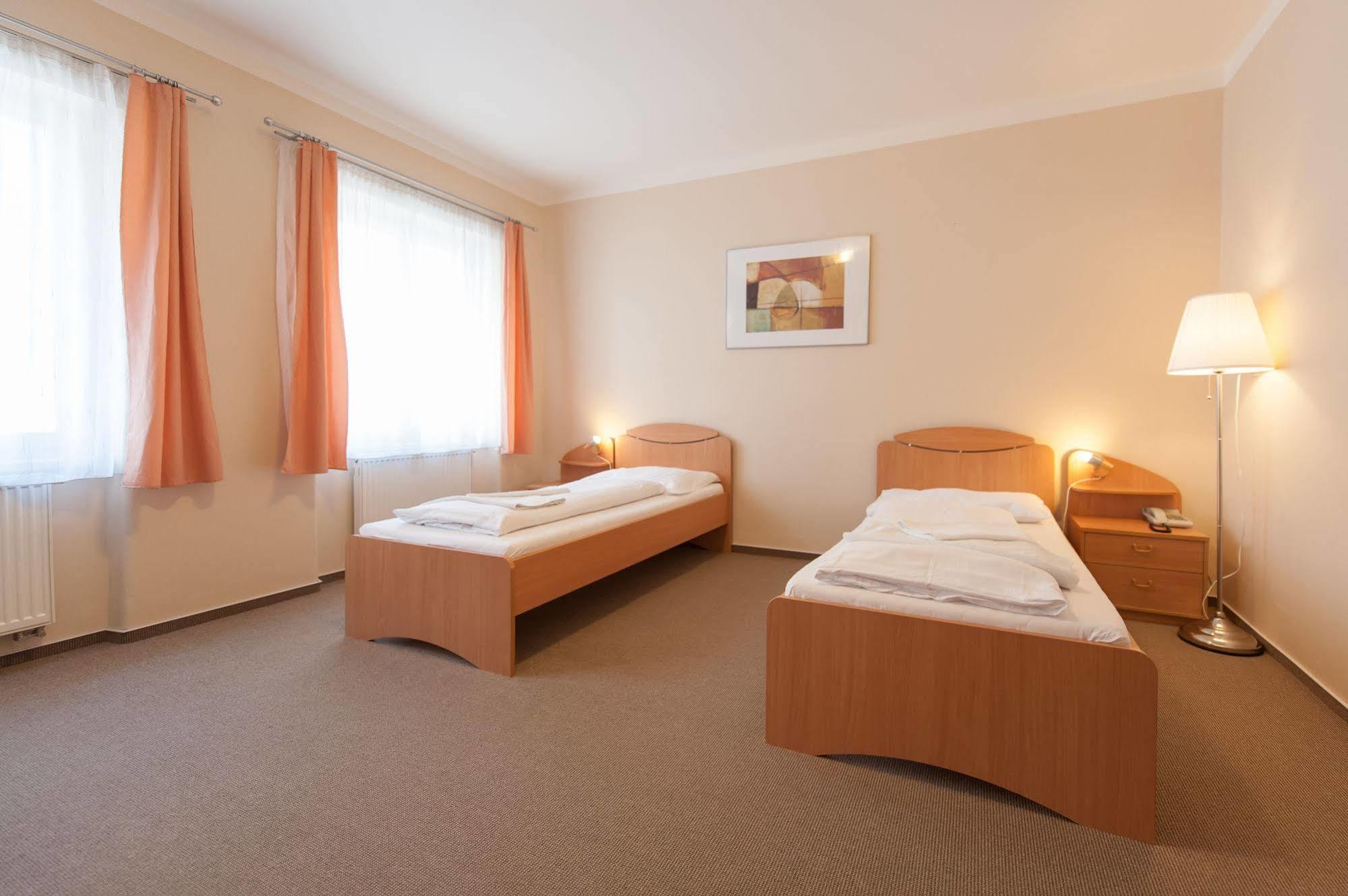 Hotel V Centru Τσέσκε Μπουντεγιόβιτσε Εξωτερικό φωτογραφία