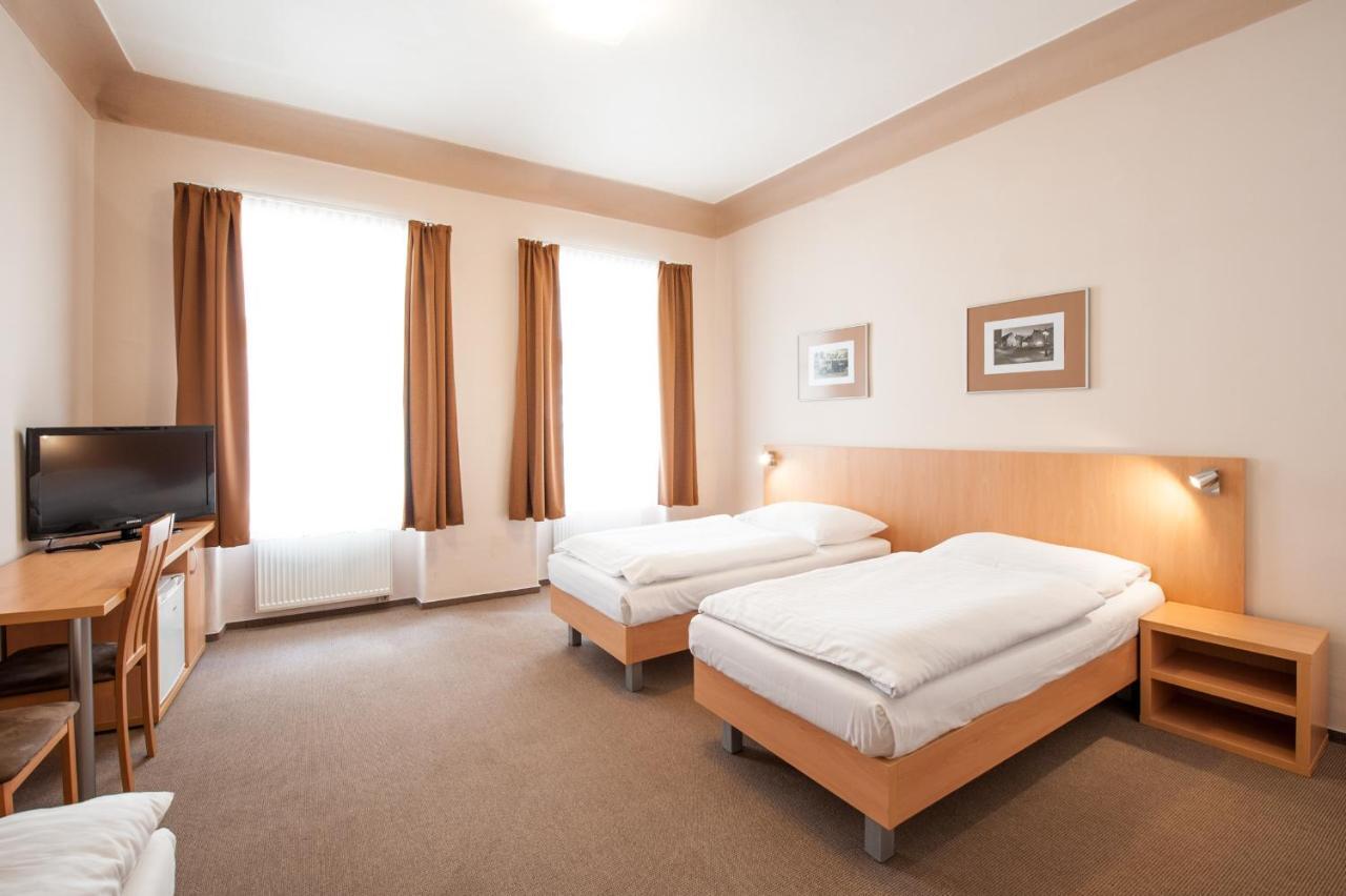 Hotel V Centru Τσέσκε Μπουντεγιόβιτσε Εξωτερικό φωτογραφία