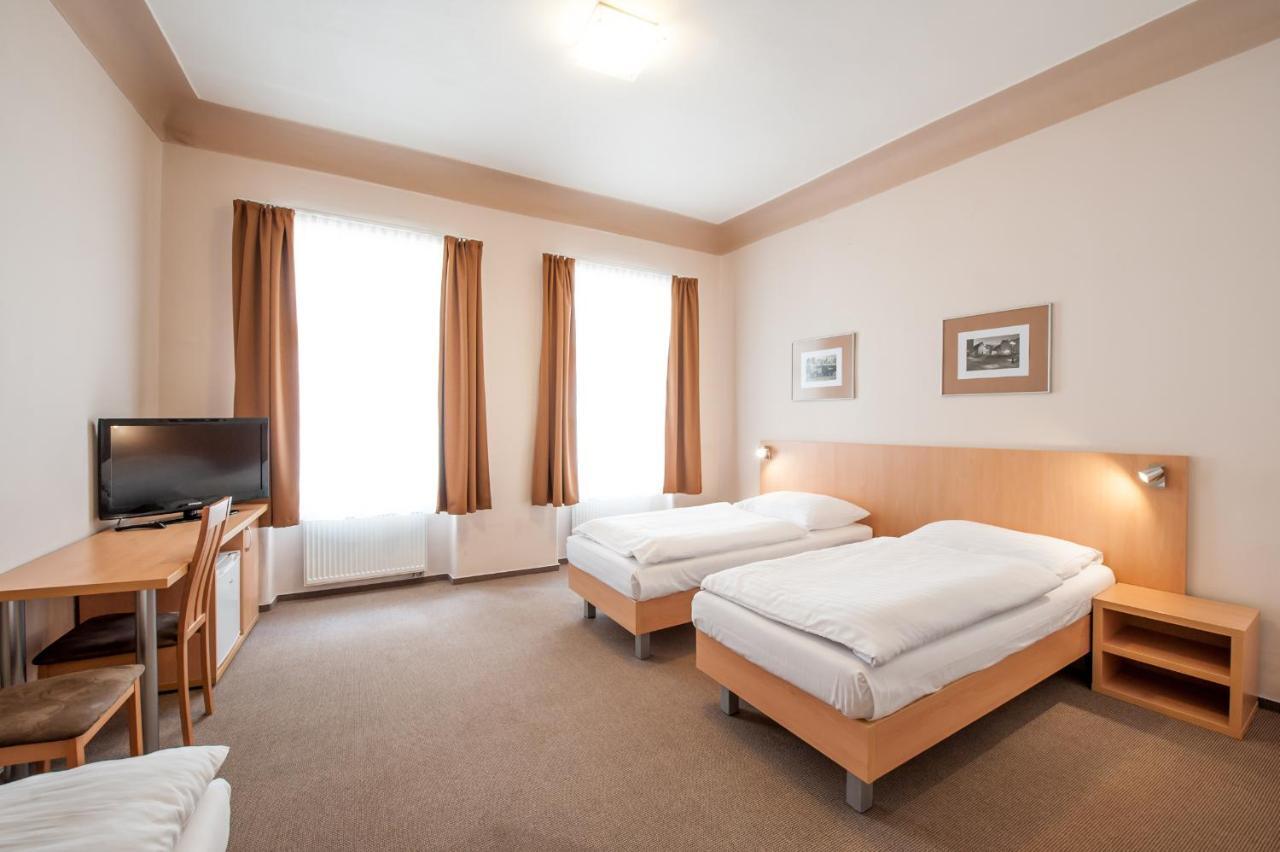 Hotel V Centru Τσέσκε Μπουντεγιόβιτσε Εξωτερικό φωτογραφία