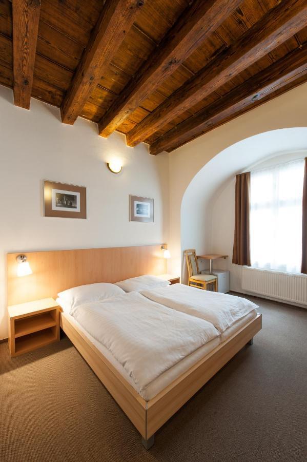 Hotel V Centru Τσέσκε Μπουντεγιόβιτσε Εξωτερικό φωτογραφία